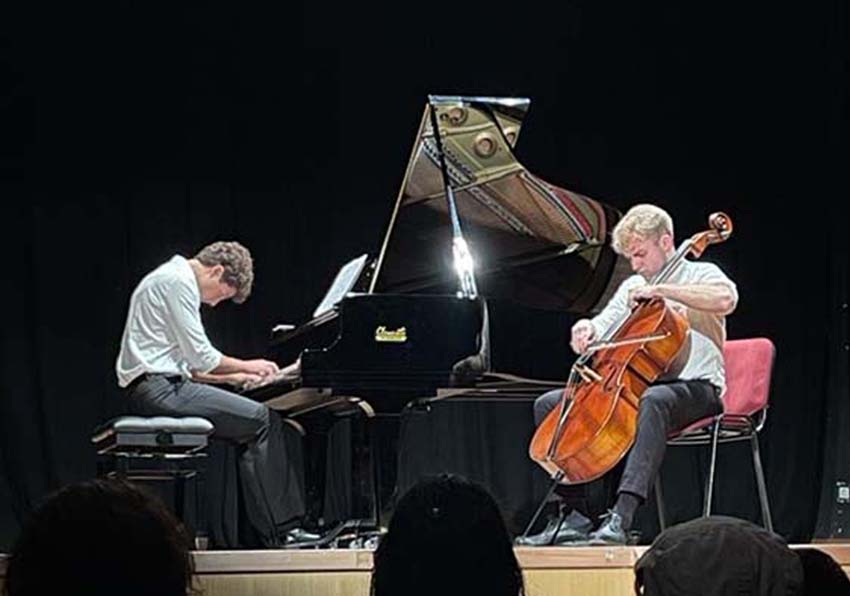 event image:Photo of the performers